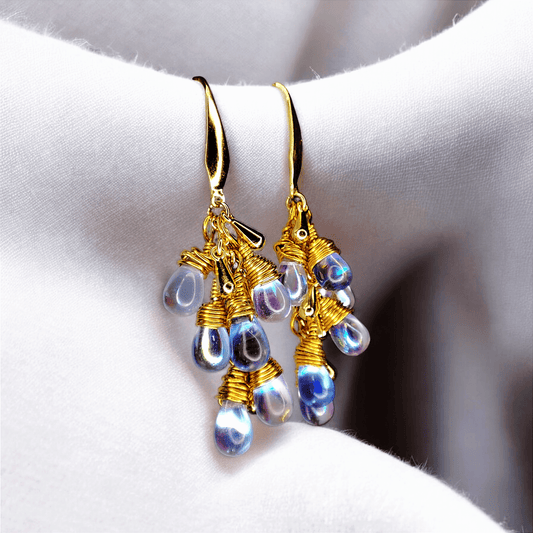 Lira - Boucles d'oreilles - Perles tchèques en verre irisées - Création unique - L'Atelier de Tabatha