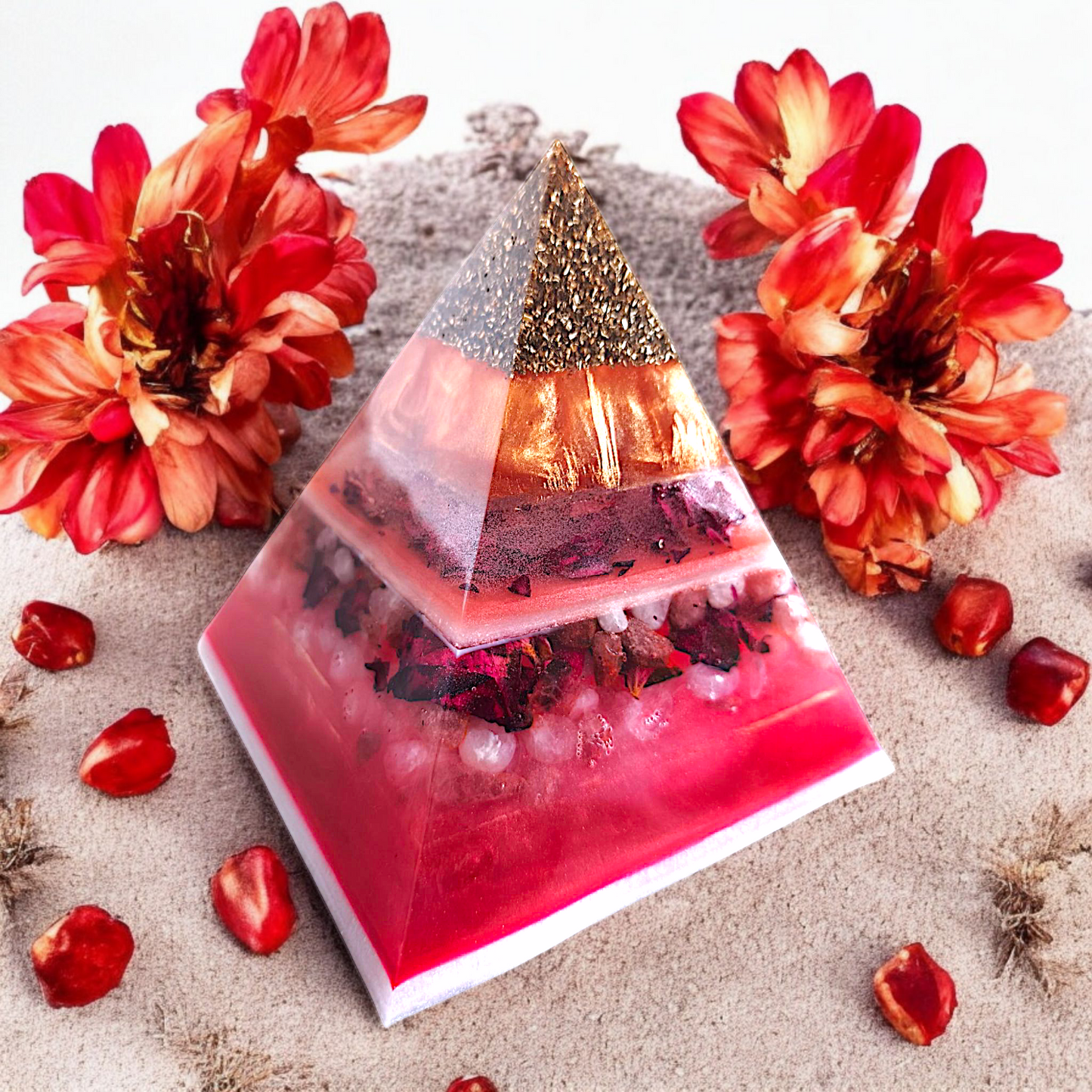 ALTARA - ROSËA | Orgonite pyramid XL - Rose quartz, Strawberry quartz, Garnet