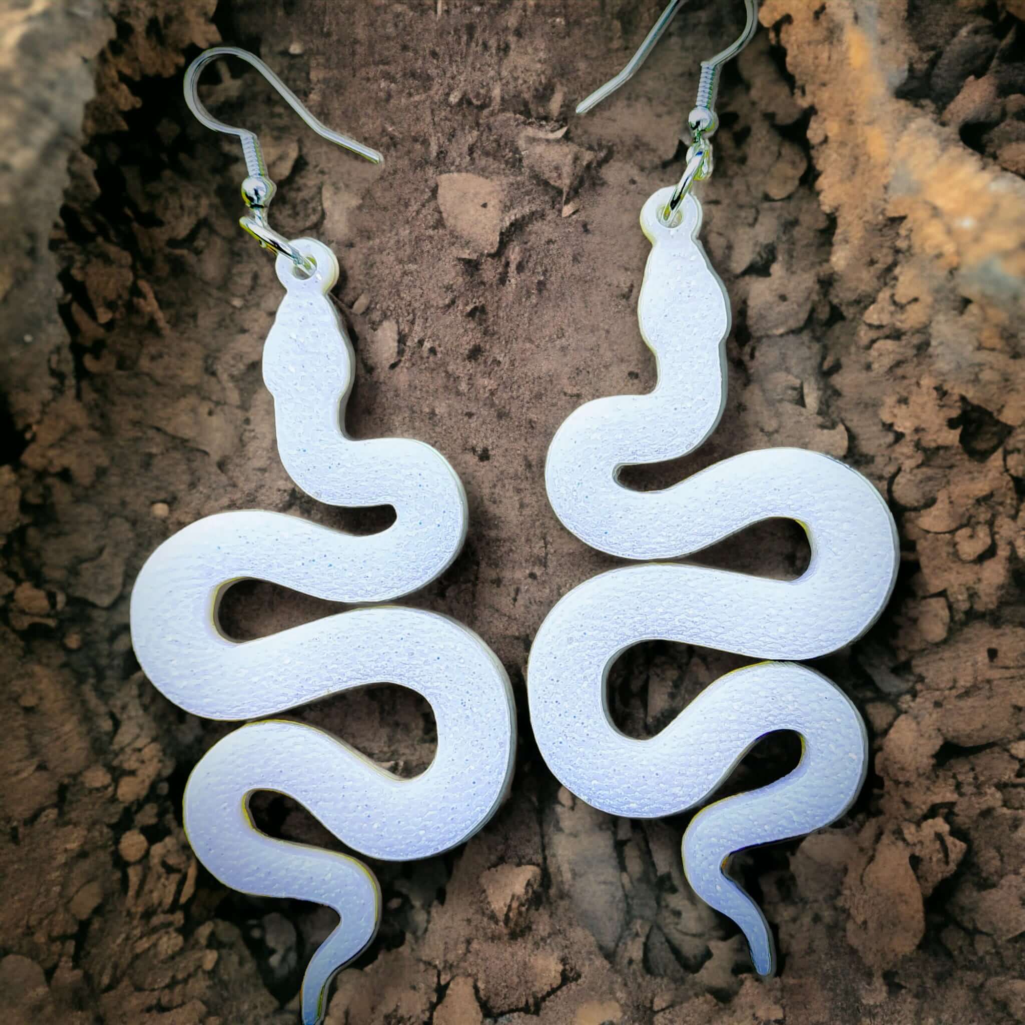 Itza - Boucles d'oreilles serpent (9 couleurs) - L'Atelier de Tabatha