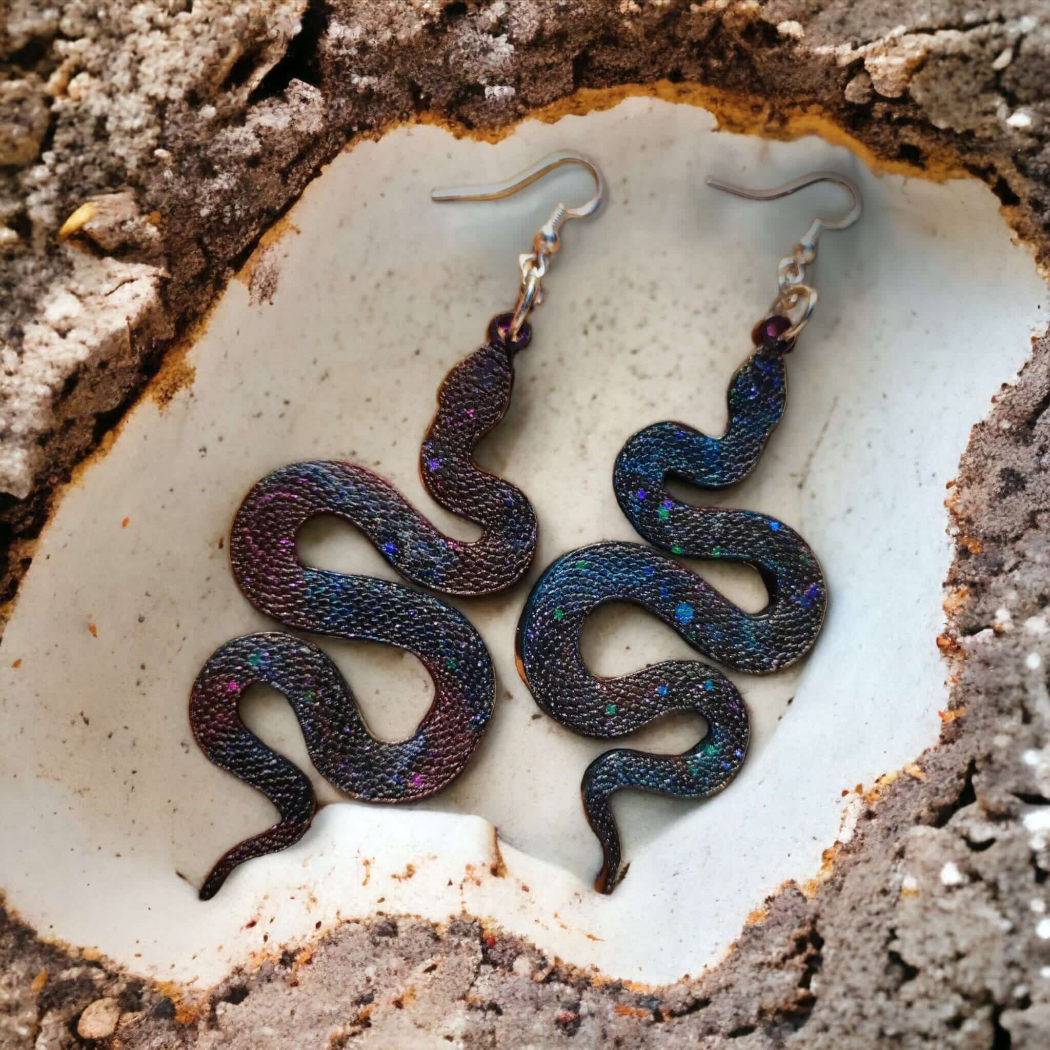 Itza - Boucles d'oreilles serpent (9 couleurs) - L'Atelier de Tabatha