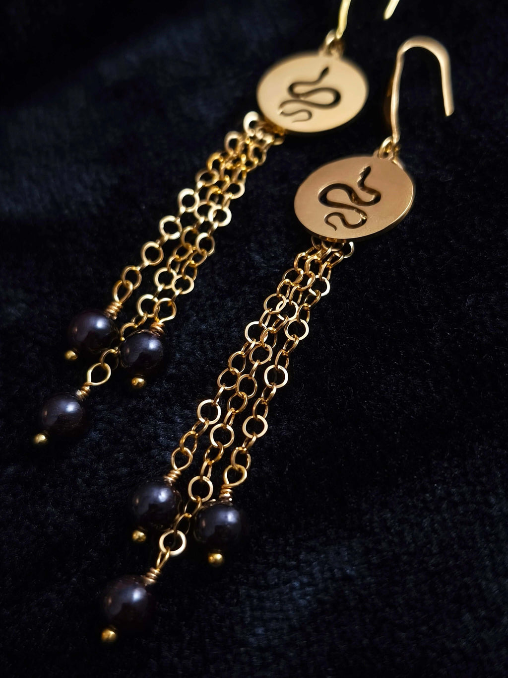 Sauron - Boucles serpent et grenat (uniques) - L'Atelier de Tabatha