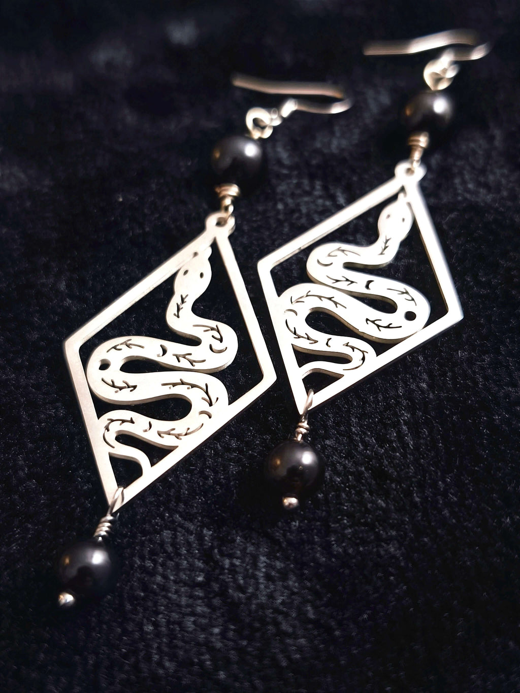 Vritra - Boucles serpent & onyx noir (uniques) - L'Atelier de Tabatha