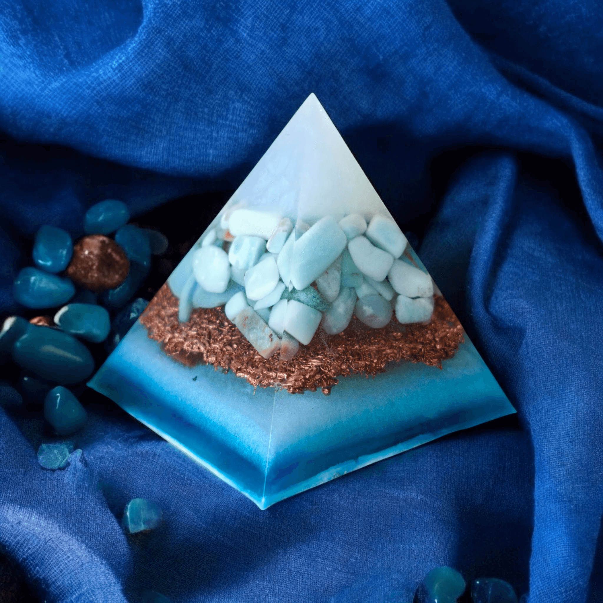 ALTARA | Pyramides orgonite - Les Bleus 🔵 - L'Atelier de Tabatha