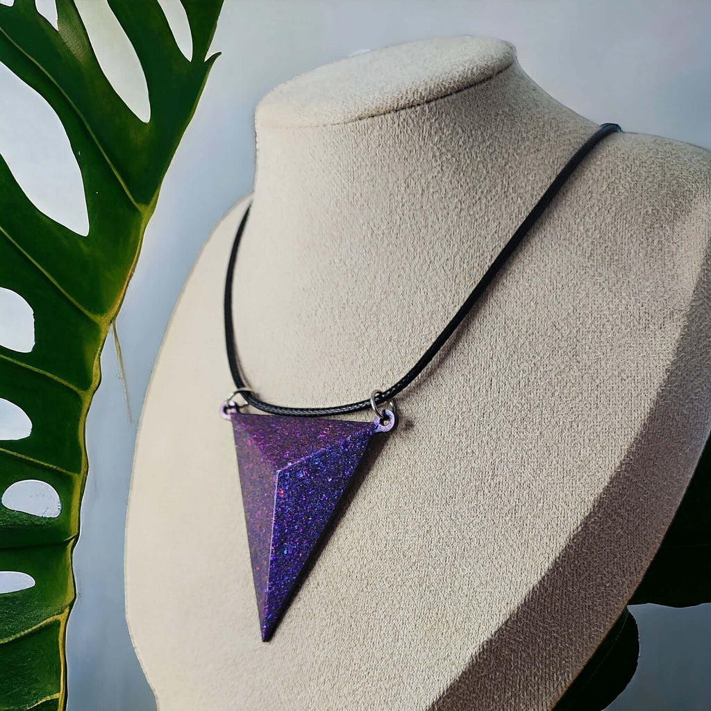 Atira - Collier - Pointe de flèche en résine (Plusieurs modèles) - L'Atelier de Tabatha