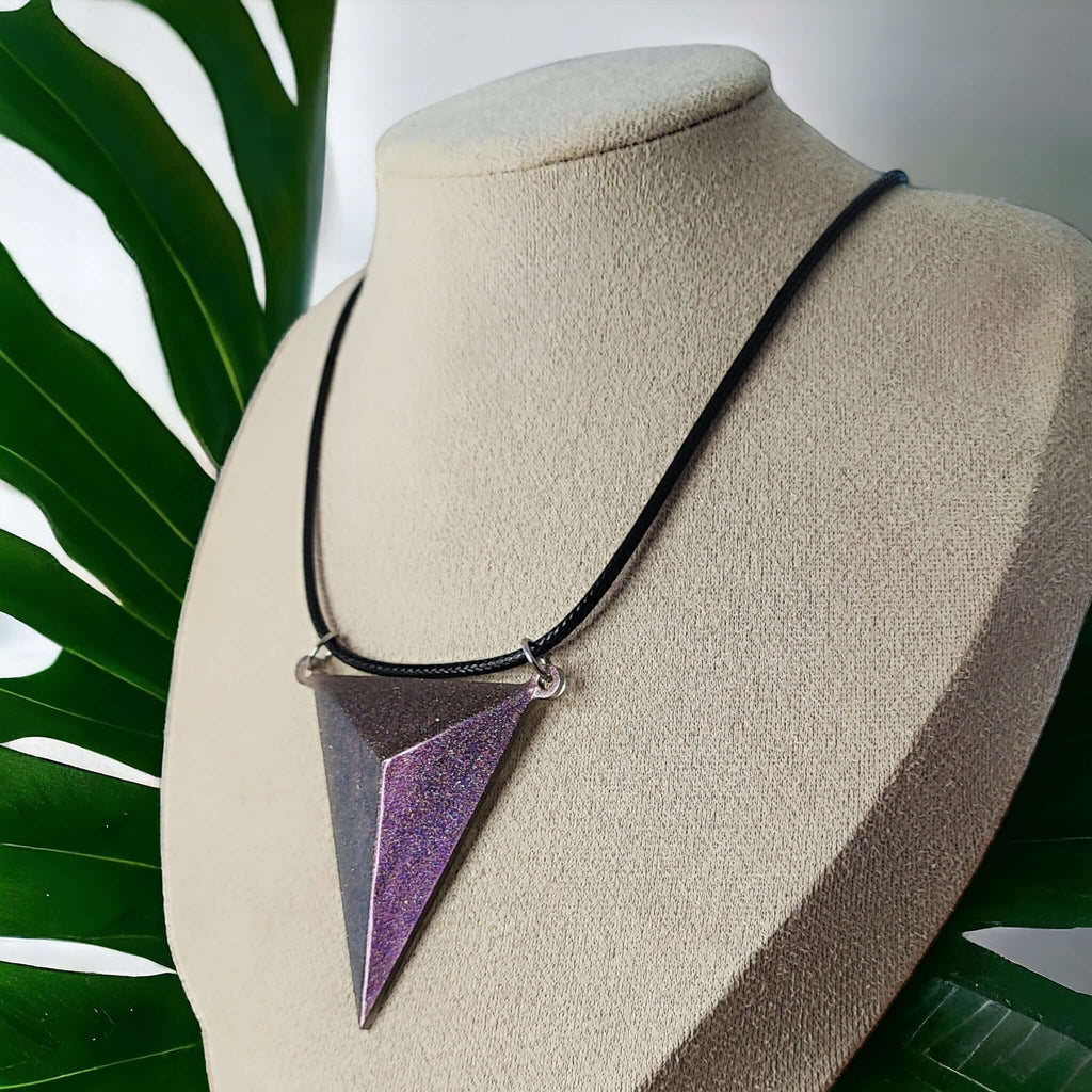 Atira - Collier - Pointe de flèche en résine (Plusieurs modèles) - L'Atelier de Tabatha