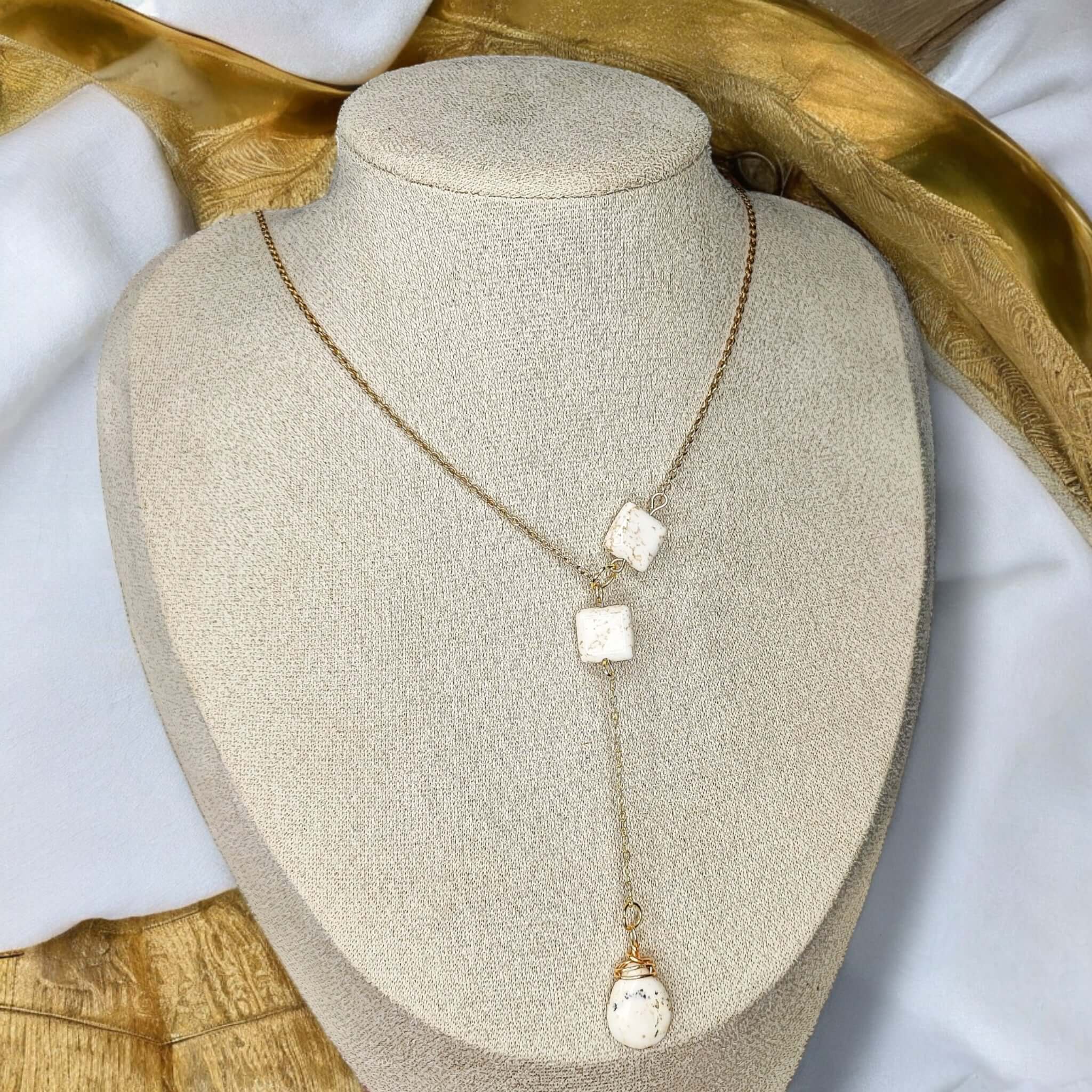 Erbina - Collier - Howlite - Création unique - L'Atelier de Tabatha