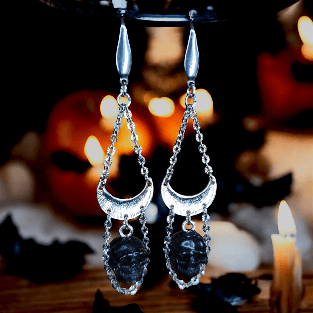 Memento - Boucles d'oreilles - Acier (argenté) et crânes en résine (Plusieurs modèles) - L'Atelier de Tabatha