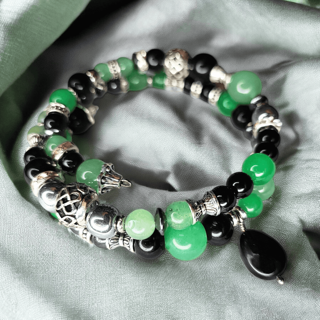 Nox – Bracelet de pierres – Base argentée - Obsidienne noire, Hématite, Aventurine verte – Création unique - L'Atelier de Tabatha