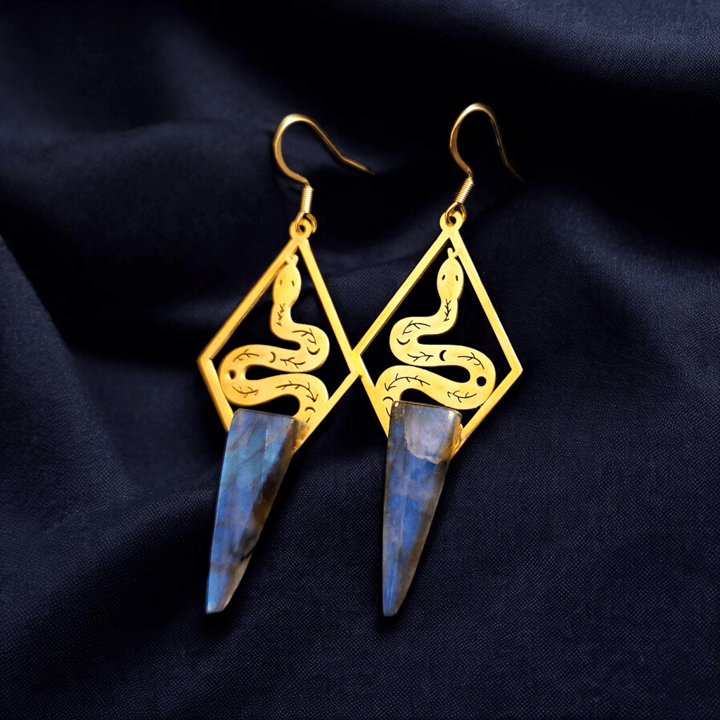 Nagini - Boucles serpent et labradorite bleue (uniques) - L'Atelier de Tabatha