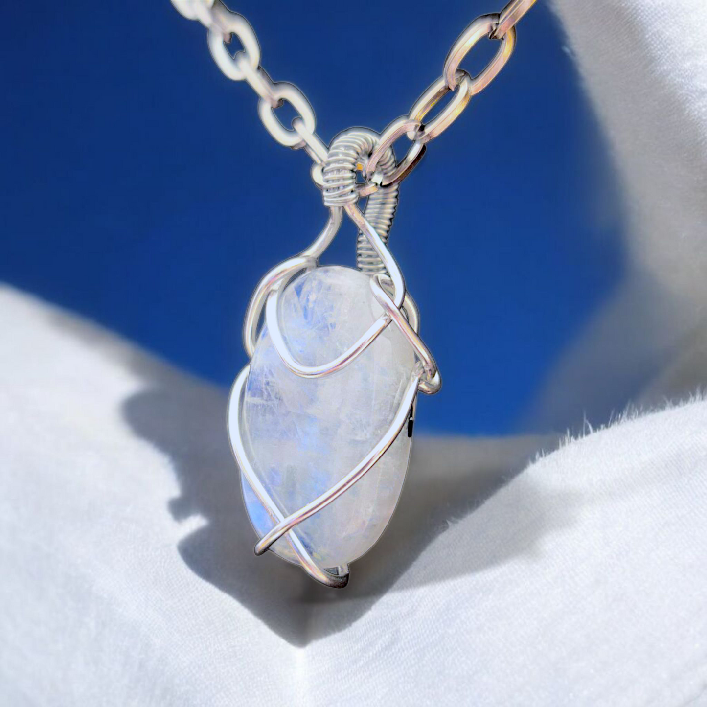 Neryllia - Collier en pierre de lune arc-en-ciel (labradorite blanche)