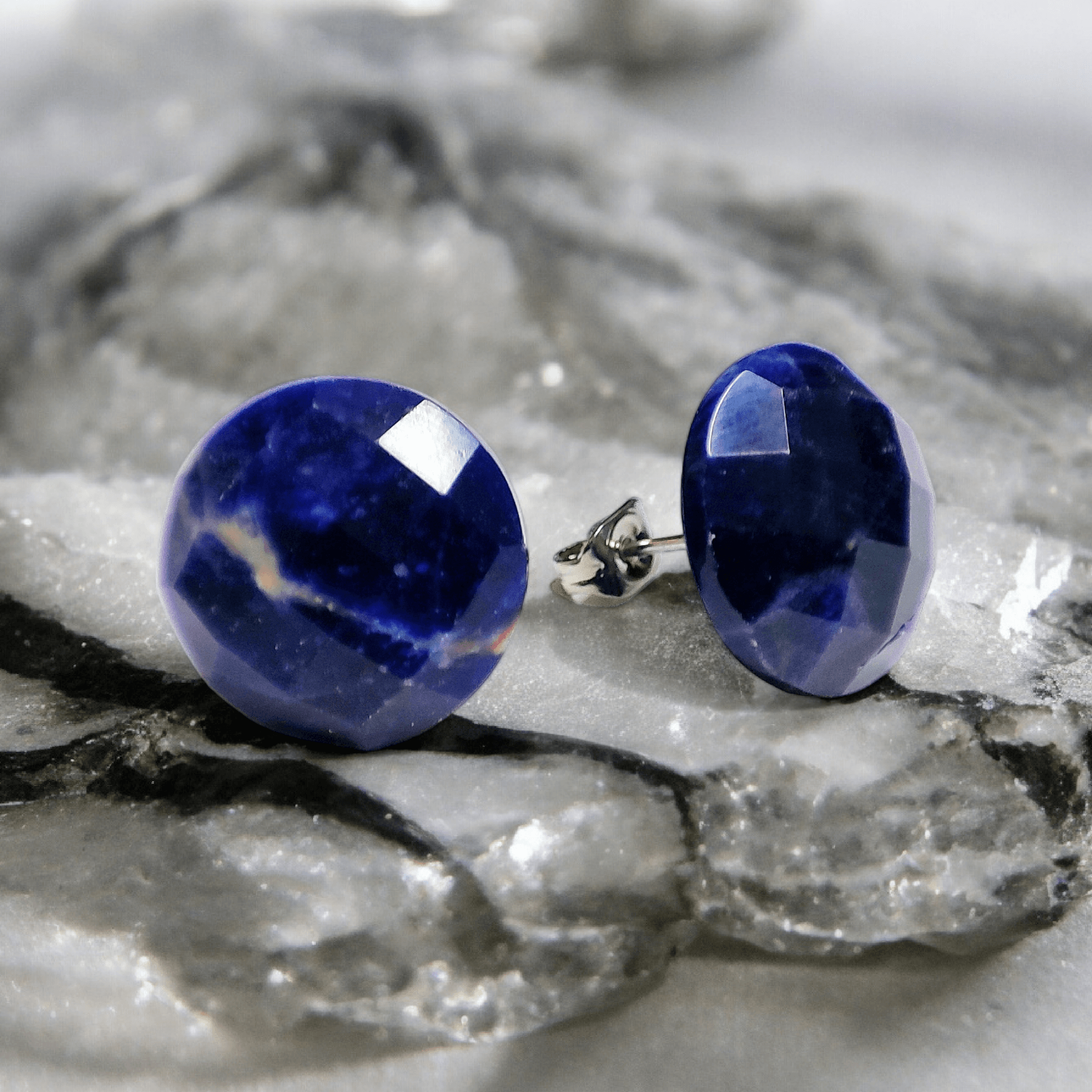 Sina - Clous d'oreilles en pierre (Plusieurs modèles) - L'Atelier de Tabatha