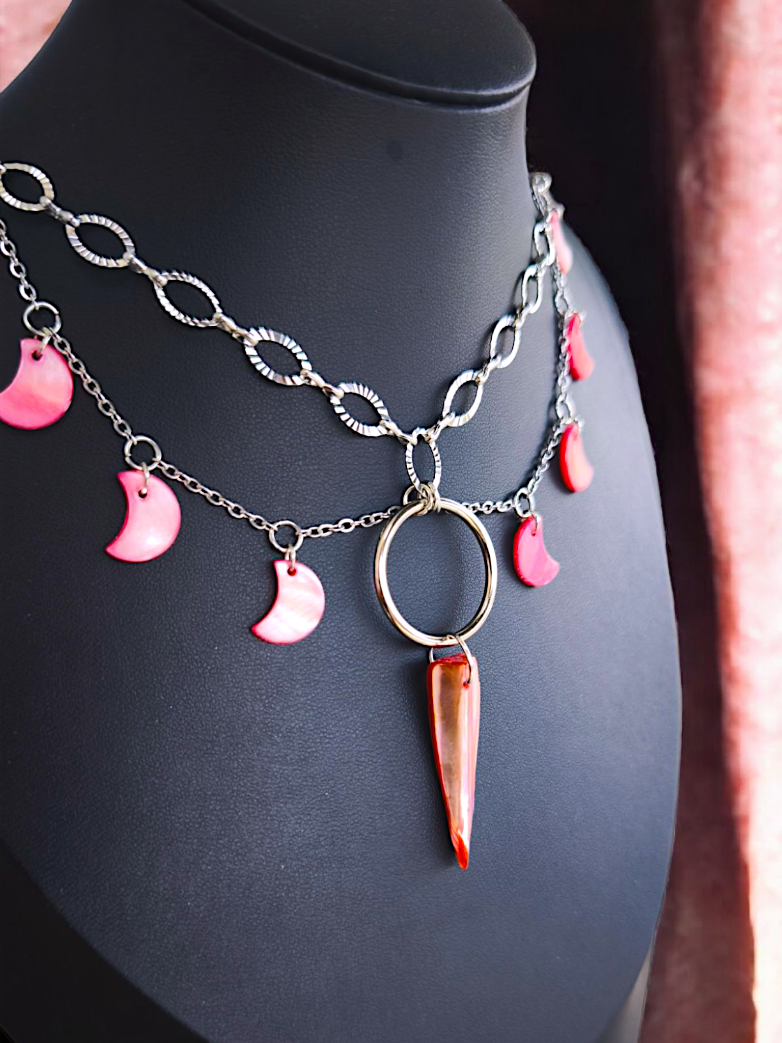 NÉMÉSIS | Luna Rosa - Collier ras du cou et nacre rosée