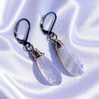 NOVAË – Boucles en pierre de lune arc-en-ciel