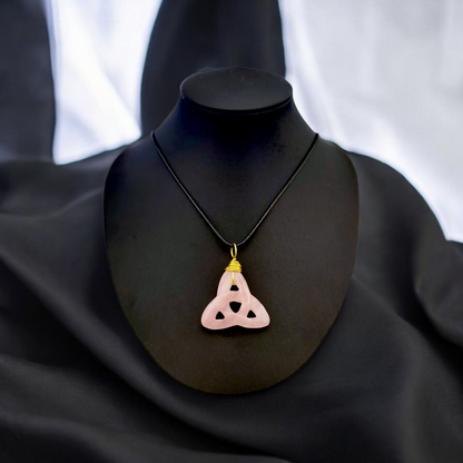 Thrynn - Colliers triquetra en pierre