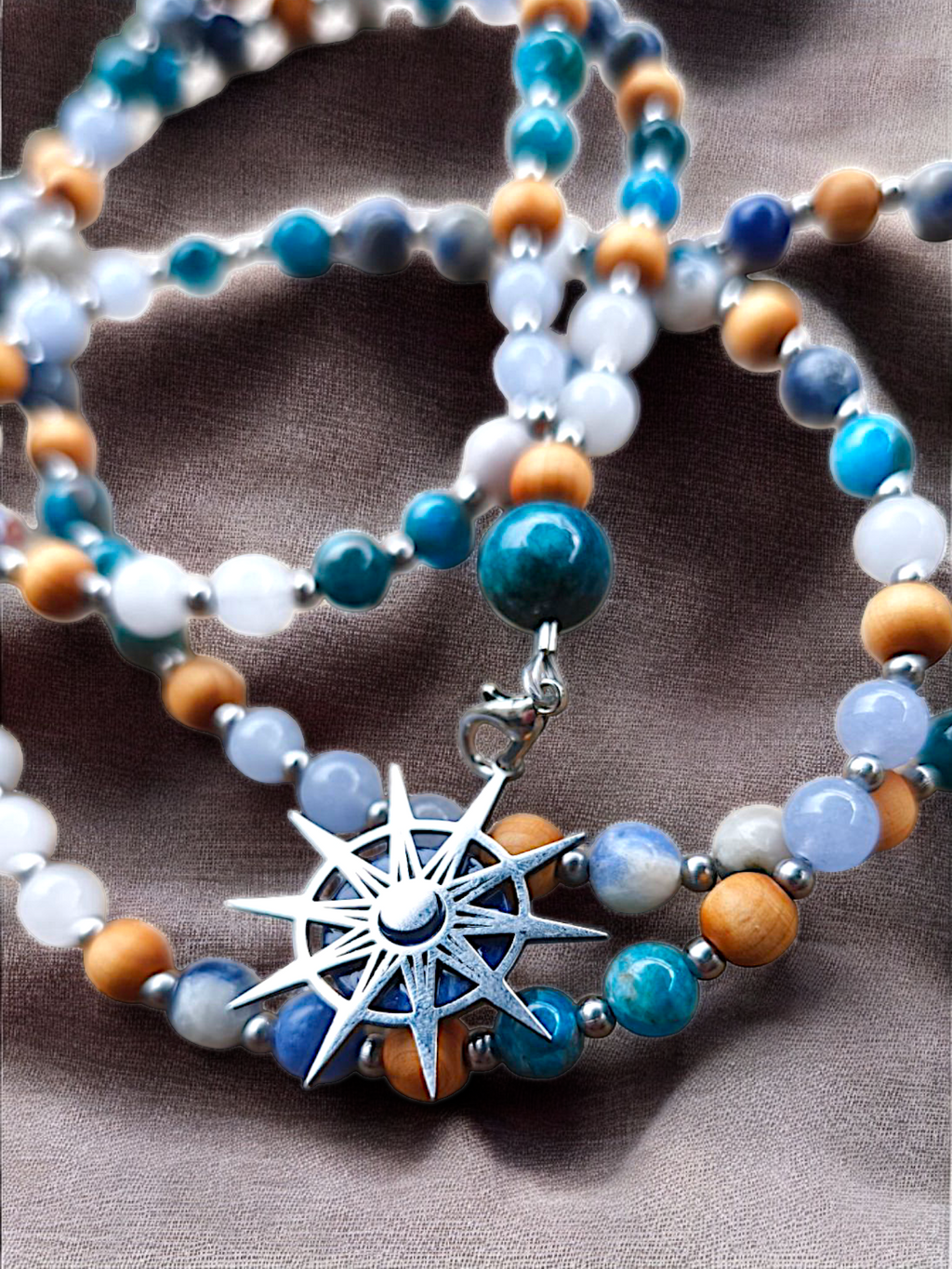 MALA | AERISYA : Collier rituel en Aigue-marine/Apatite et Sodalite