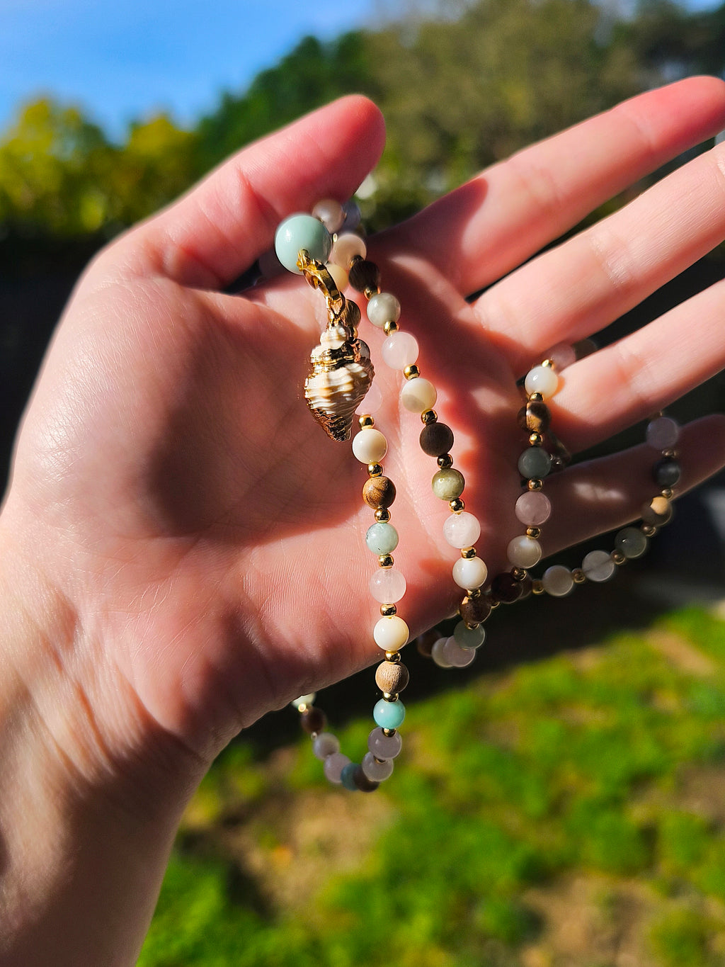 MALA | THALASSA : Collier rituel en amazonite/quartz rose et nacre