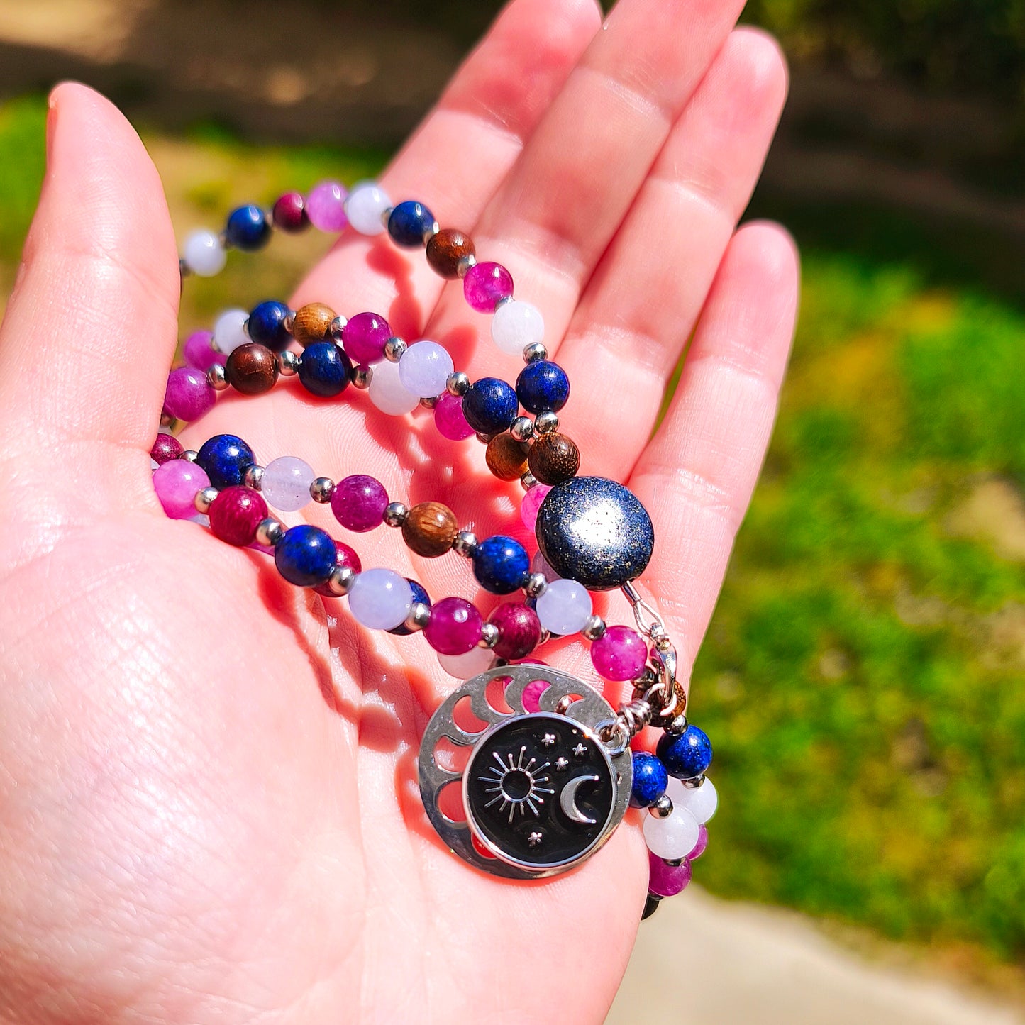 MALA | NYMÄE : Collier rituel en Aigue-marine/Lapis-lazuli et Lepidolite