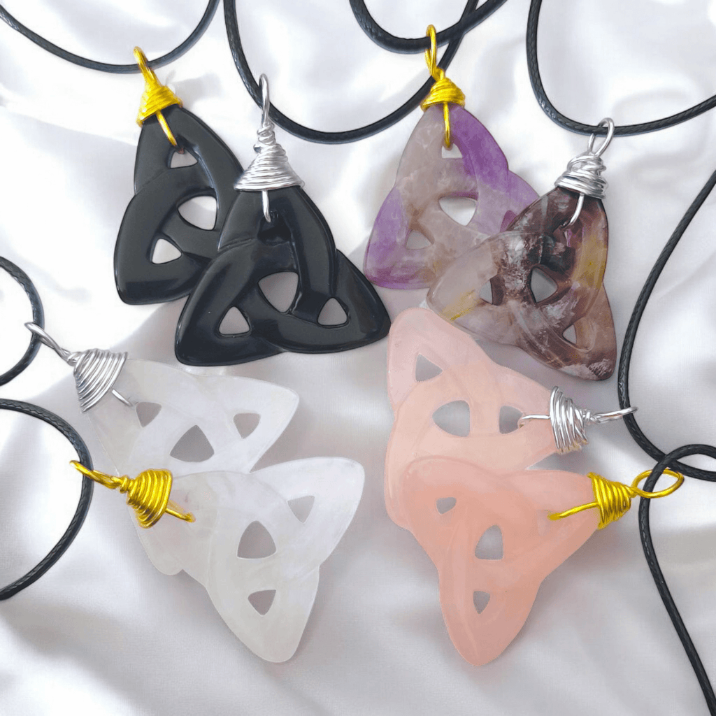 Thrynn - Colliers triquetra en pierre - L'Atelier de Tabatha