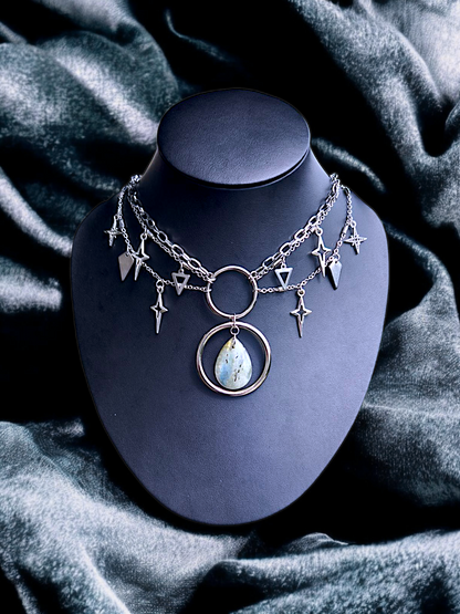 NÉMÉSIS | Solhen - Ras du cou en labradorite (Relique du Jugement)