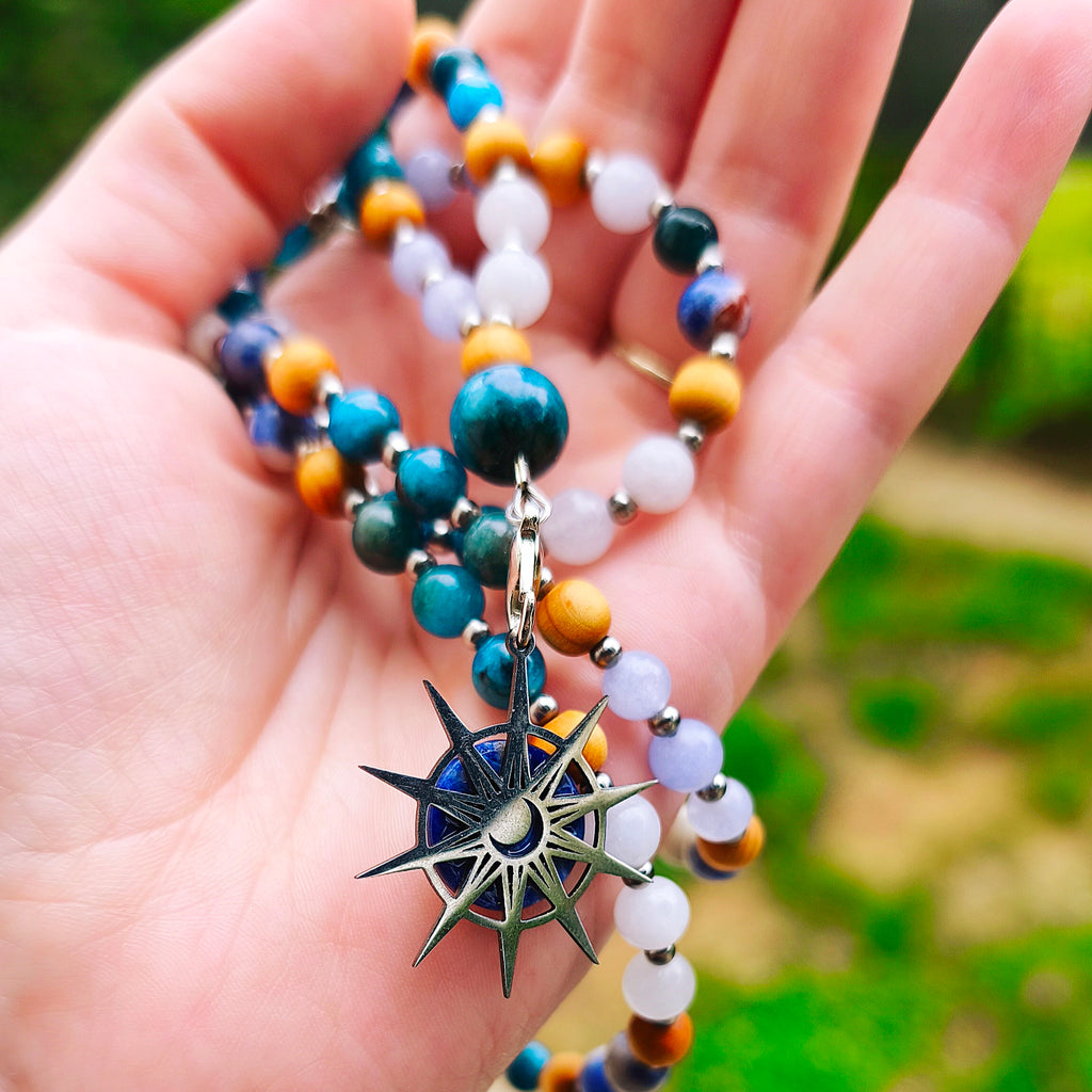 MALA | AERISYA : Collier rituel en Aigue-marine/Apatite et Sodalite